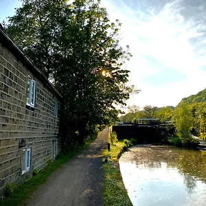  Holiday home Cosy With A Canal View